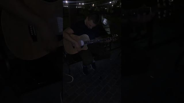 Баста сансара ,парень играет и поет под гитару, круто жет смотреть онлайн