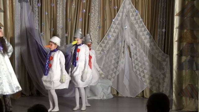 Спектакль "Ёжкин новый год, или Бабкина Ёжка". "Театр юных сорванцов". Центр помощи детям "Аистёнок