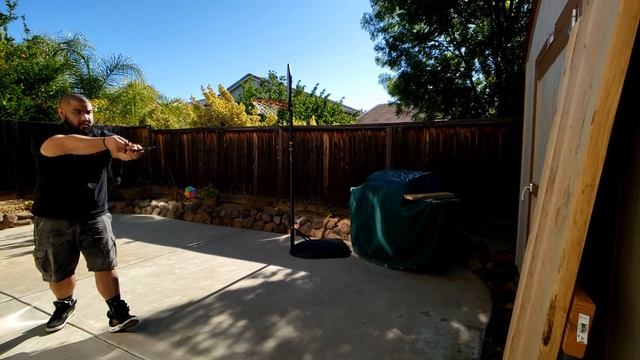 Knife Throwing for Beginners | How to Throw a Knife! смотреть онлайн