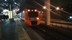 Москва МЦК поезд ласточка едет после мойки и прибывает на станцию МЦК Шоссе Энтузиастов 2020