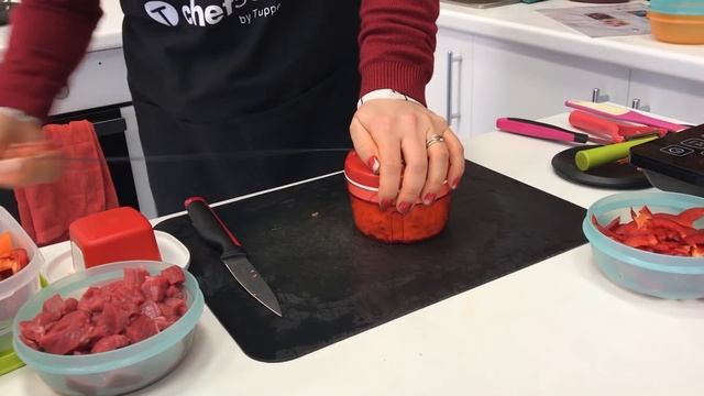 Готовим с Tupperware: яичная лапша с говядиной и овощами смотреть онлайн