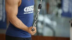 bodymaster : Жим одной рукой в тросовом тренажере
