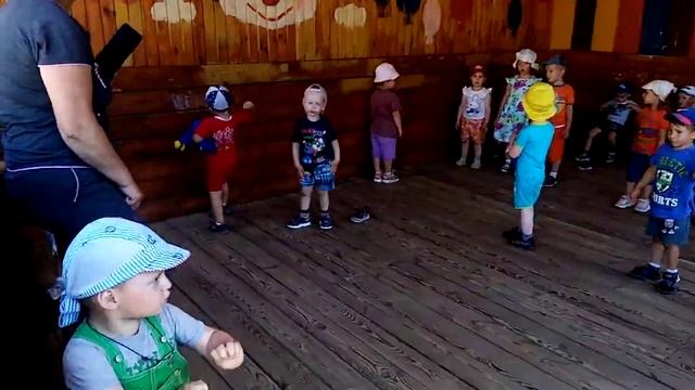 "Весёлый жук" Р. Котляровского смотреть онлайн