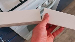 Как просто и красиво скрыть газовый шланг на кухне.