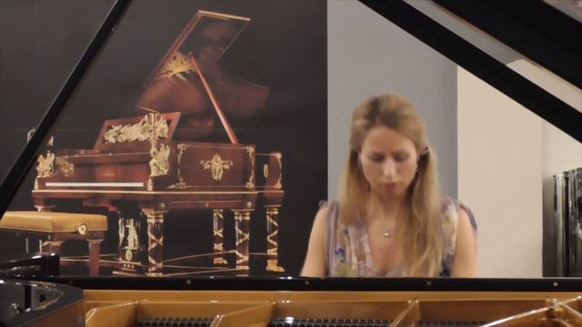 Chopin Mazurka in C sharp minor Op. 30 No 4 | Anna Lipiak смотреть онлайн