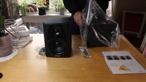 Unboxing Behringer Studio 50 USB