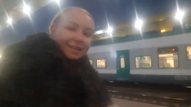 24 часа В ПОЕЗДЕ как мы с дедушкой В ПИТЕР ПОЕХАЛИ VLOG смотреть онлайн