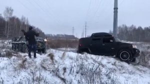 Хаммер против бтр 😊