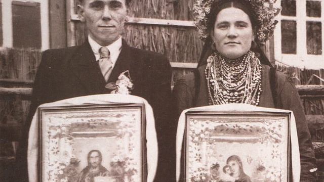 Весільна пісня "Шо я в батька да й на одході" (My father has almost given me away) [Берви project] смотреть онлайн