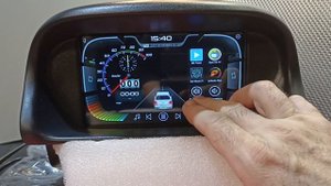 Козырёк + мультимедийный центр для установки на панель Приоры.