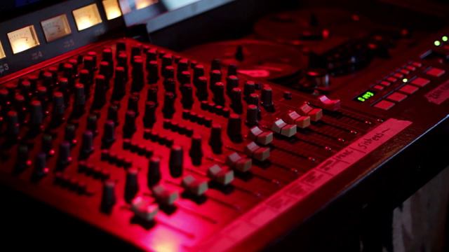 SISTERS - Back 2 U [388 Sessions] смотреть онлайн