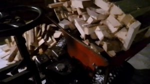 Минитрактор Микроб в работе, возит дрова