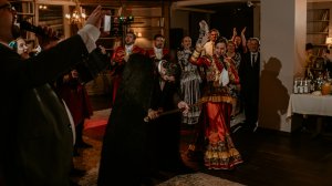 Казачий хор Москва заказать. Казачий ансамбль в Москве заказать. Казаки Москва. Казачье шоу Москва.
