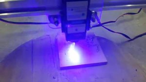 Работа самодельного лазерного гравера 10вт*