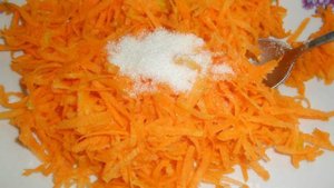 Жареные пирожки с морковкой