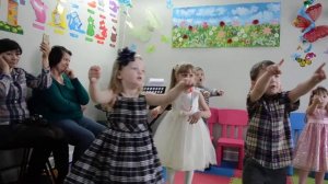 Неразлучные друзья есть на белом свете...