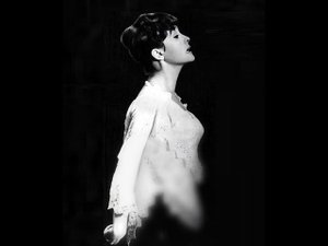 Белла Ахмадулина - По улице моей...