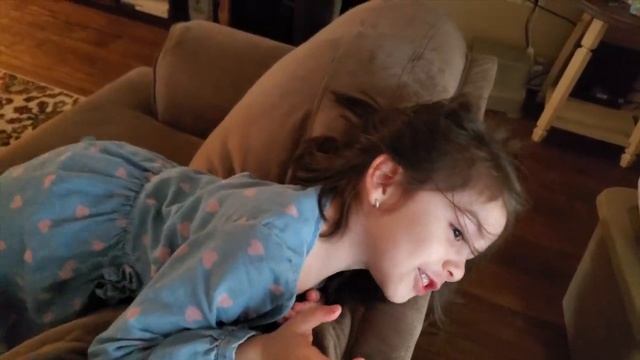 THE ONE WHERE KRISTEN GETS A BAD PERM - VLOGMAS DAY 2 смотреть онлайн