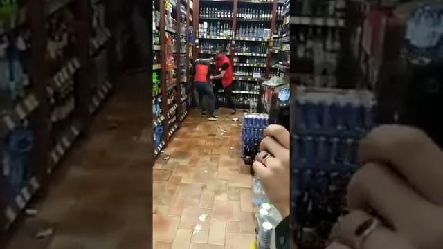 Герой в Магазине "Красное белое" смотреть онлайн