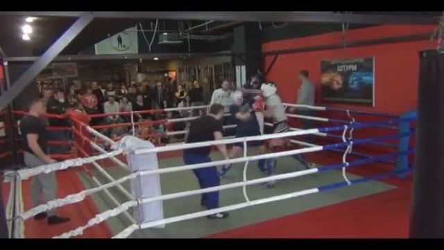 бой Колосовский Иван Артем кикбоксинг, открытый ринг в клубе Штурм 23 02 2017 смотреть онлайн