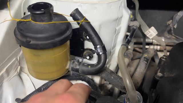 Замена жидкости ГУР на KIA RIO-3 смотреть онлайн