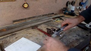 Приспособление для посадки чеснока на одну лунку своими руками