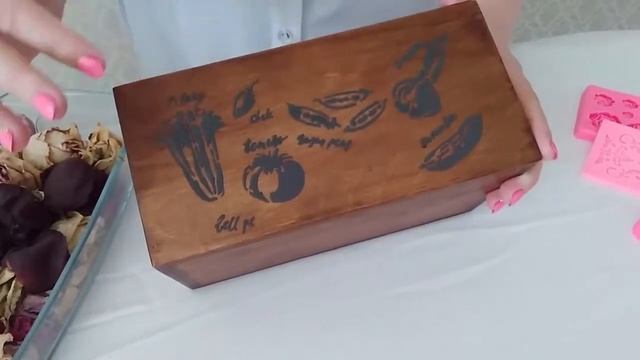 МОИ НОВЫЕ РАБОТЫ !Неожиданное Сочетание красок и цветов,чем покрываю .Коробка для семян.Декупаж . смотреть онлайн