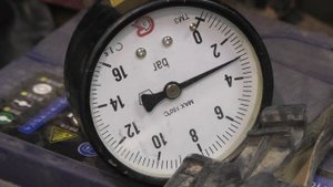 1KR FE Toyota пример уставшего топливного насоса