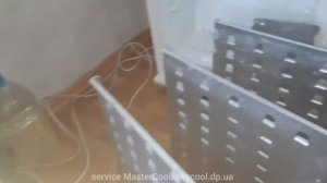 Холодильник Liebherr неудачно разморозили морозилку сломали трубку