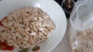 ЖАРЮ СЕМЕЧКИ В МИКРОВОЛНОВКЕ? #микроволновка#казахстан#россия