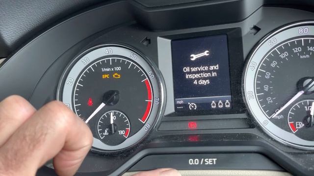 Skoda Octavia Service Reset Oil Service and Inspection смотреть онлайн