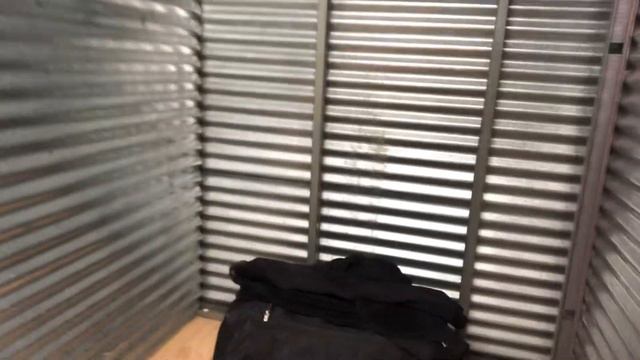 Public storage. Где оставить сумку на хранение в США?! смотреть онлайн