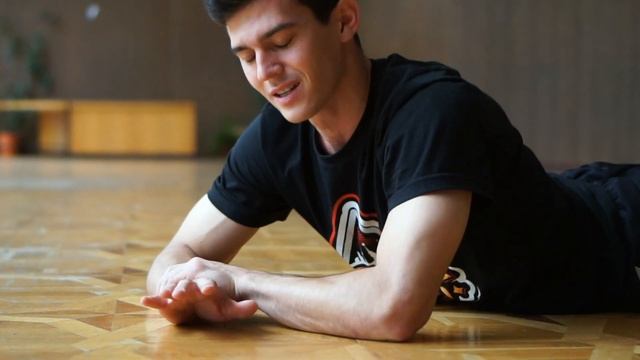 ПРОМОКАШКА за 5 минут / УЧИМ BELLY MILL — очень красивый брейкданс элемент смотреть онлайн