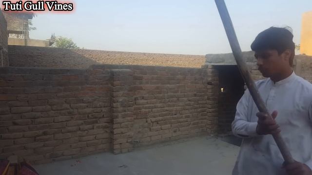 Tuti Gull Shayer Sho || Pashto Funny Video 2020 By Tuti Gull Vines смотреть онлайн
