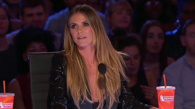 шок: курица потрясающе играет на пианино! смотреть онлайн