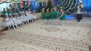 Танец Ёлочек новый год 2020-2021 (средняя группа)