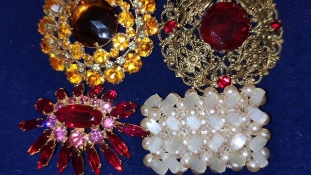 ПРОДАЖА поштучно: винтажные чешские броши