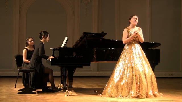Г.Свиридов, "Русская песня", "Русская девчонка". Исп. П.Шабунина (сопрано), Хэ Юйчень (фортепиано)