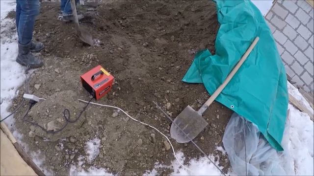 Подогрев и оттаивание замерзшей кучи ПГС зимой смотреть онлайн