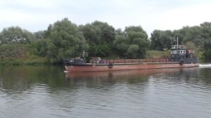 Самоходная грунтоотвозная шаланда ШС-11 Тип: ШС Проект: 711Б идет вверх по Москва-реке