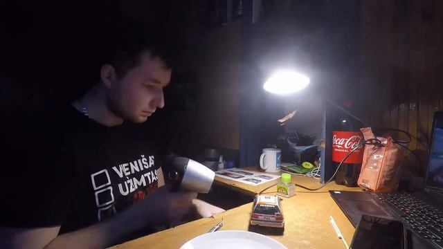 BeeMax Honda Civic 1:24 EF9 91m IDEMITSU modeliuko surinkimas 4 Dalis PABAIGA