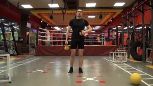 Упражнения для пресса - Наклоны в стороны с гирей