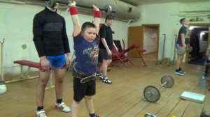 Гиревой спорт.Формируем технику "Толчок" у юного гиревика.