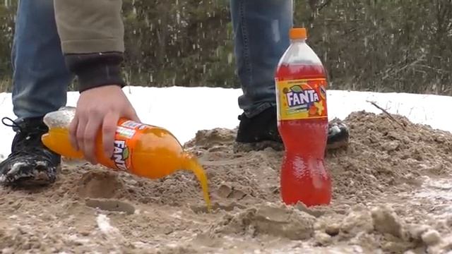 Experiment: Fanta, Sprite, Coca Cola vs Mentos in different Holes Underground. Super Reaction! смотреть онлайн