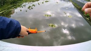 Рыбалка на зимнюю удочку с моста на реке Миасс