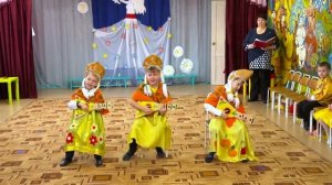 Шуточная песня: "Ах, мамочка"