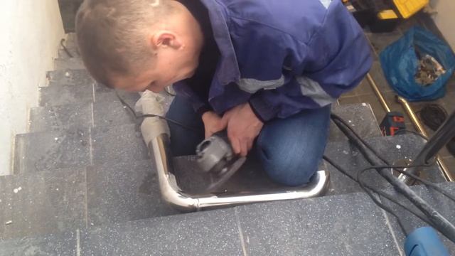 Абразивная обработка шва нержавеющей трубы - Мастерская сварки смотреть онлайн