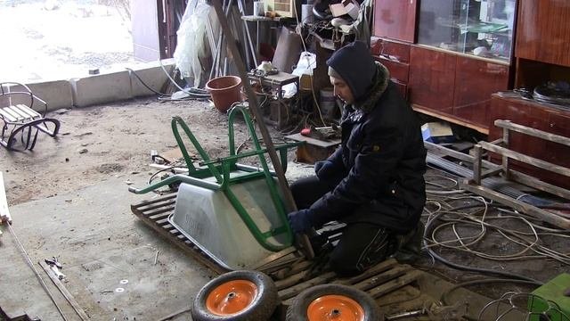 Переделываем тачку из двух колес на одно колесо