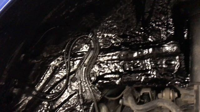 Mercedes "жидкие подкрылки" - шумоизоляционная, антикоррозионная защита колесных арок, шумка локеро