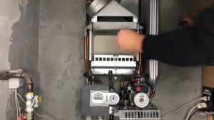 Газовый котел Ferroli DOMIproject F 24 D на сжиженном газе не запускается с первого раза...